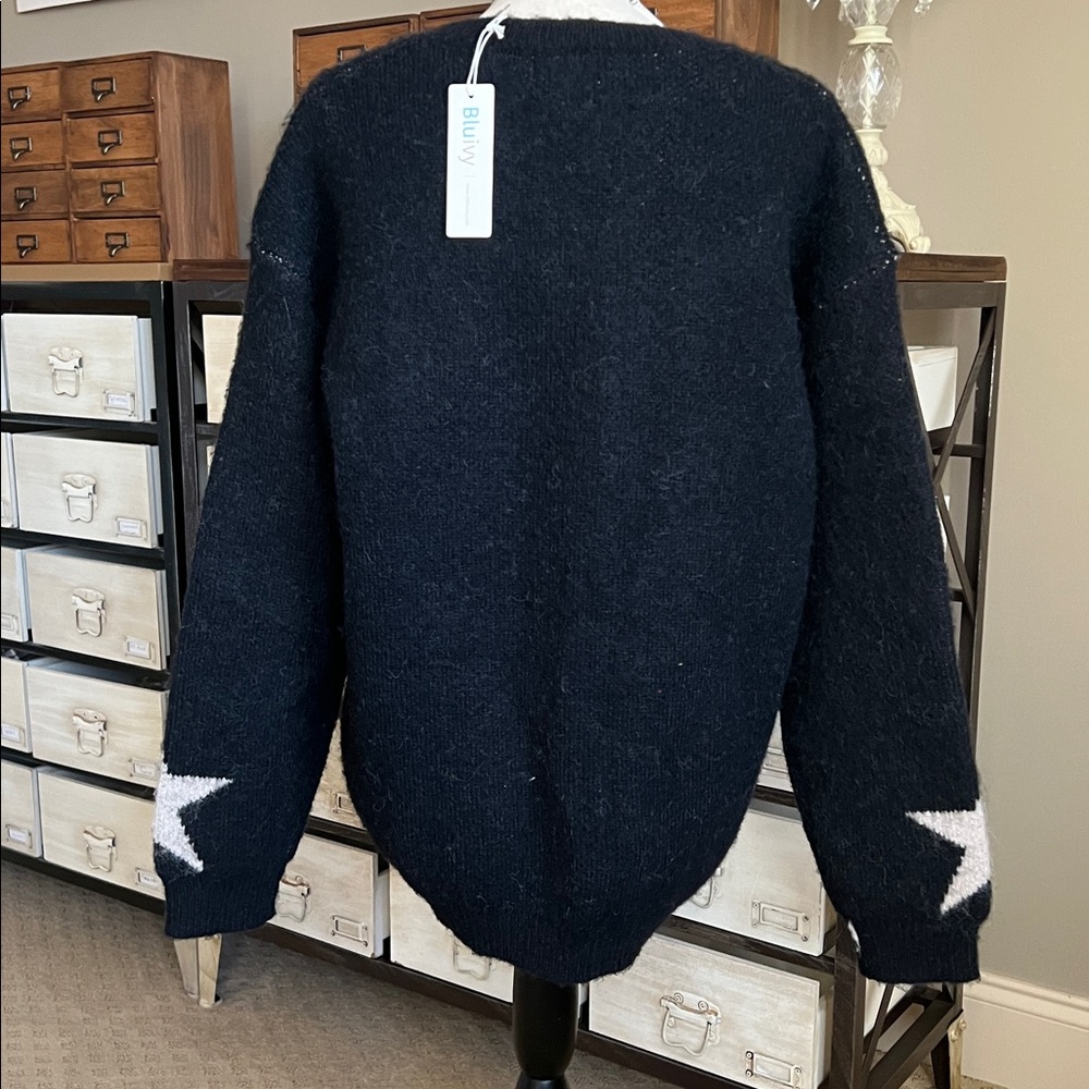 NWT Bluivy Black and Beige Star Sweater - Picture 4 of 12